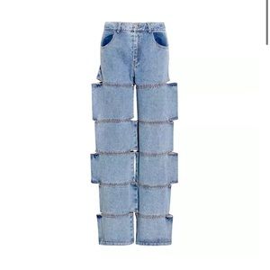 Stylish jeans with slits on the side